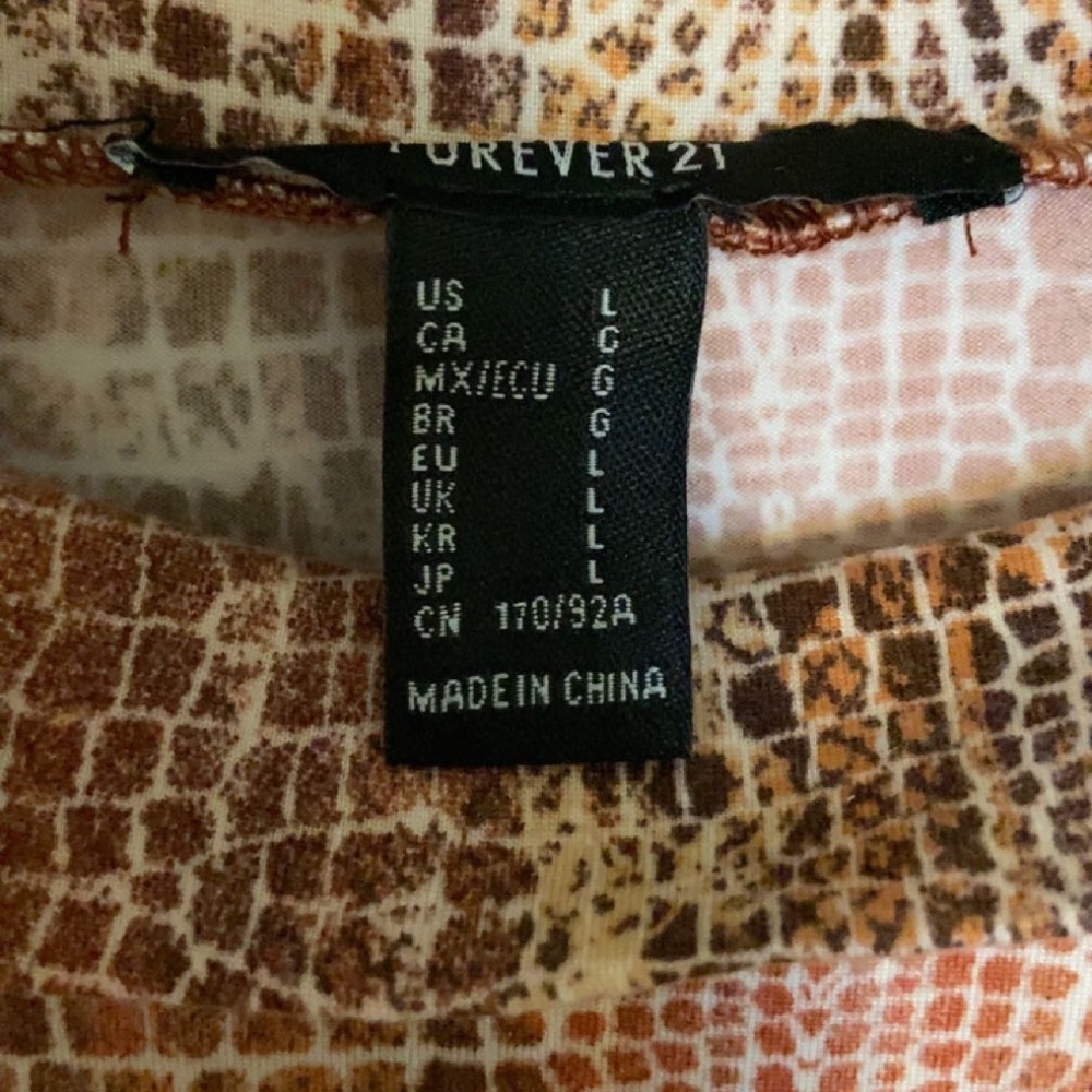 Forever 21 Snake Pattern Crop - Picture 2 of 2